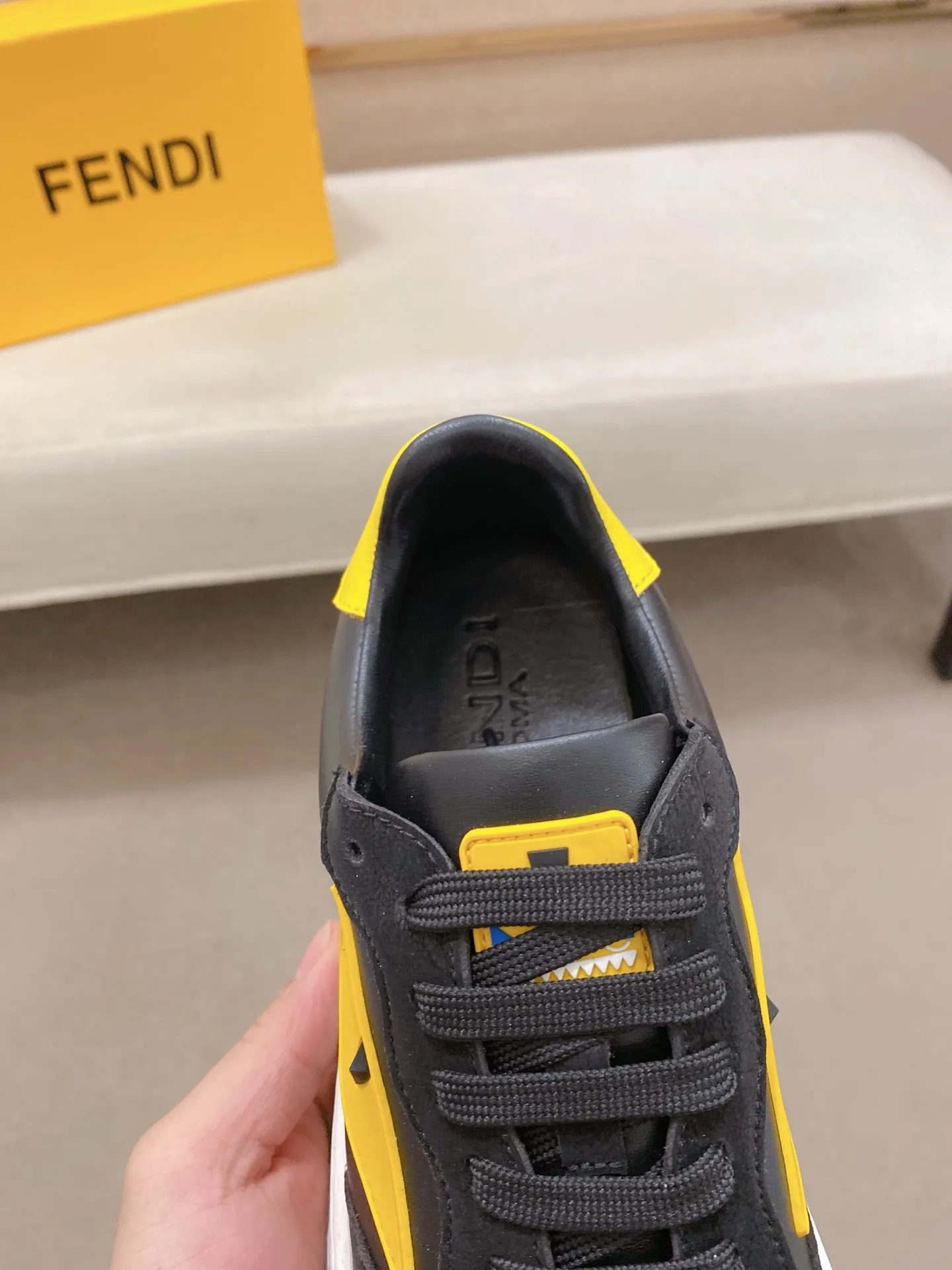 Factory price 380💰 (fendi) New style 👊🏻 upper 🇮🇹 imported cowhide fabric 🇩🇪 lining imported sheepskin lining. The original outsole is molded to highlight the identity of every man, and the upper foot is elegant and stable🚶🏻🚶🏻The high-end custom counters reproduce the original version📯No matter the wind or rain, the shoe last remains unchanged and can withstand the verification of time🔍️,🔵 Size: 38-44